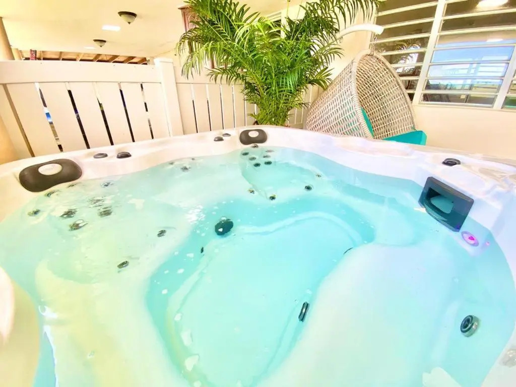 Tropical Breeze 2 Bed 2 Bath