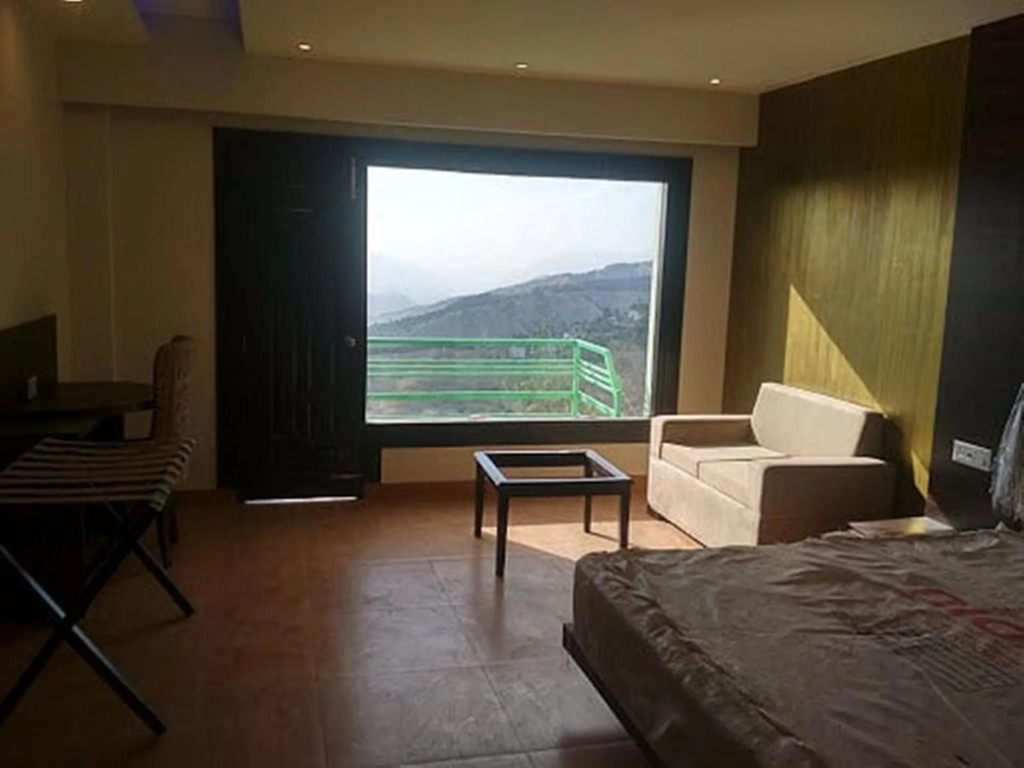 Aachman Nature Valley Resort Mashobra BY NAINA STAYCATION- Private Parking - Balcony and valley view Rooms