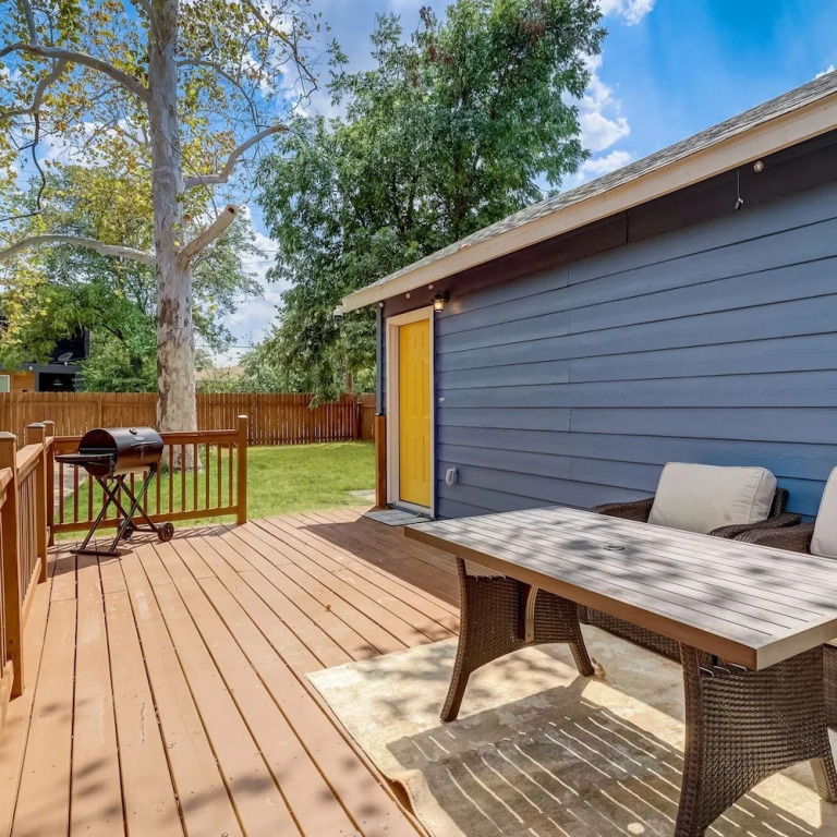 The Retro Retreat - Close to Downtown Fort Sam