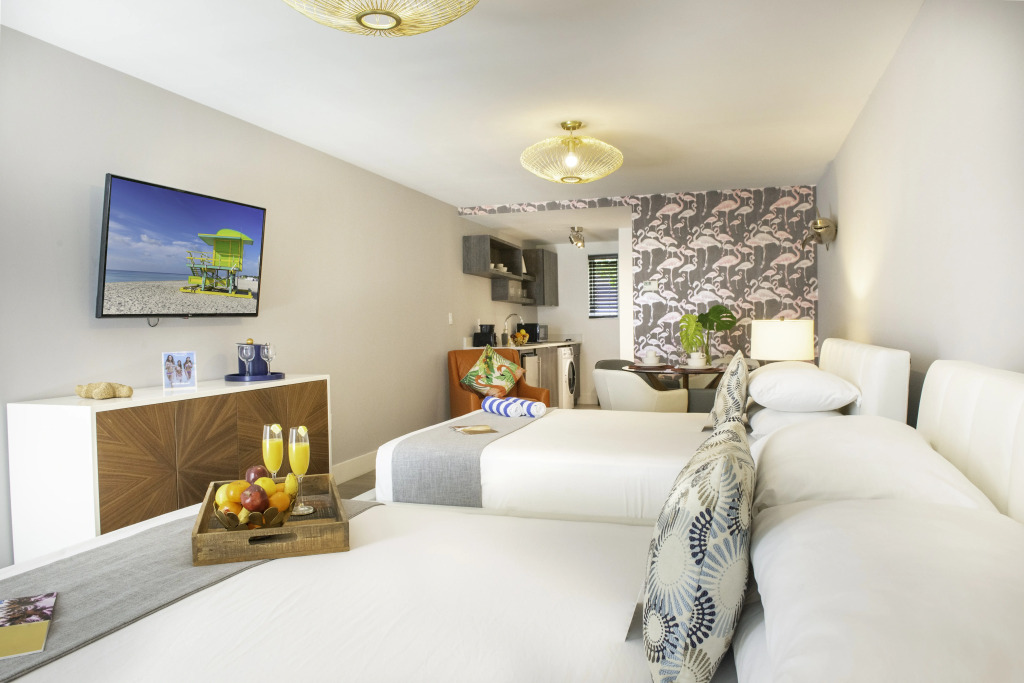 Waterside Hotel and Suites