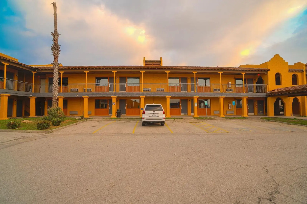 OYO Hotel Kingsville - Hwy 77
