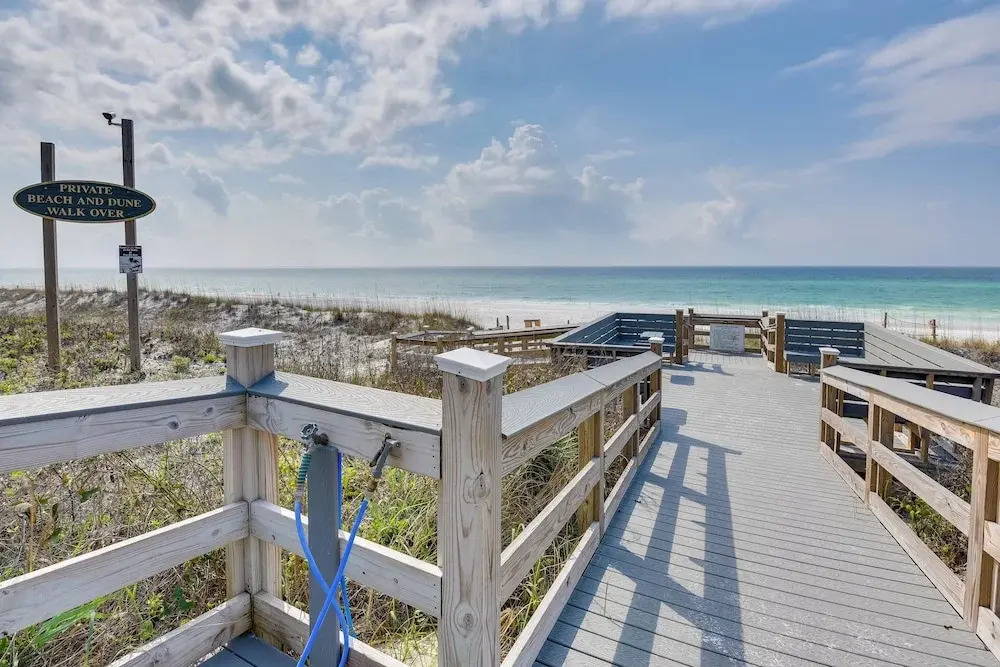 Miramar Beach Getaway w/ Pool Access & Fireplace