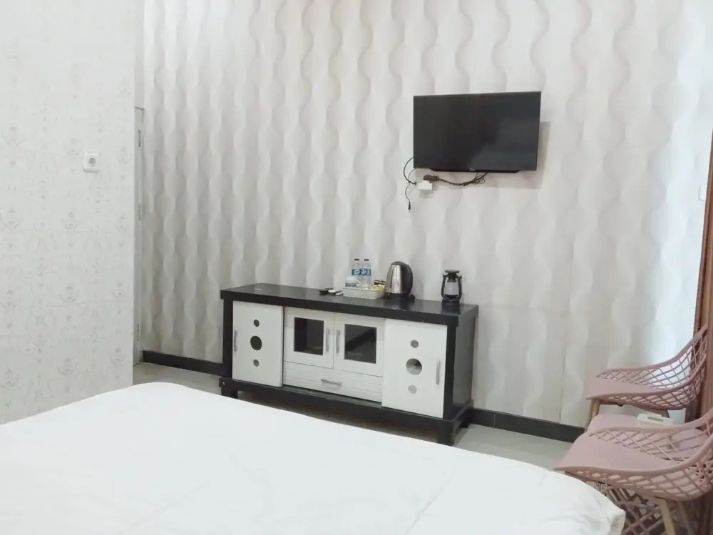 Urbanview Hotel Rifal Home Tegal