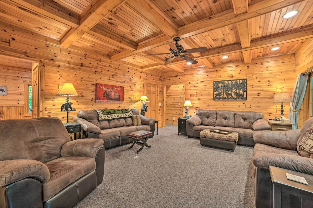 Dog-friendly Gaylord Retreat < 8 Mi to Town!