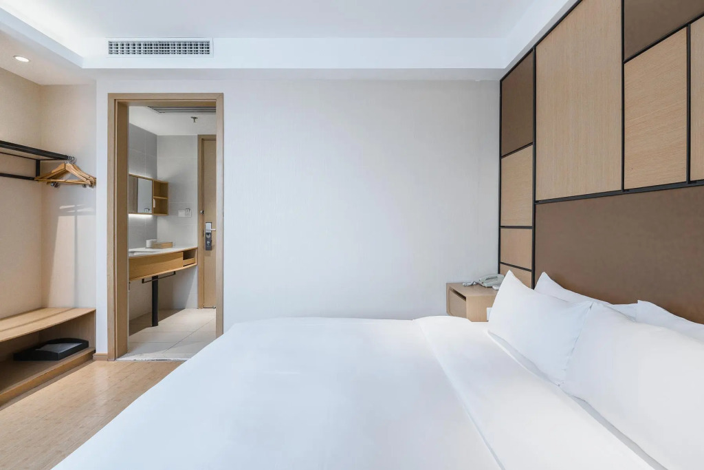 Ji Hotel (Shanghai Zhoupu, Wanda Plaza)