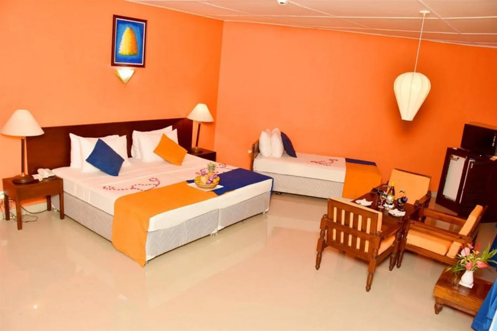 Ratnaloka Tour Inn