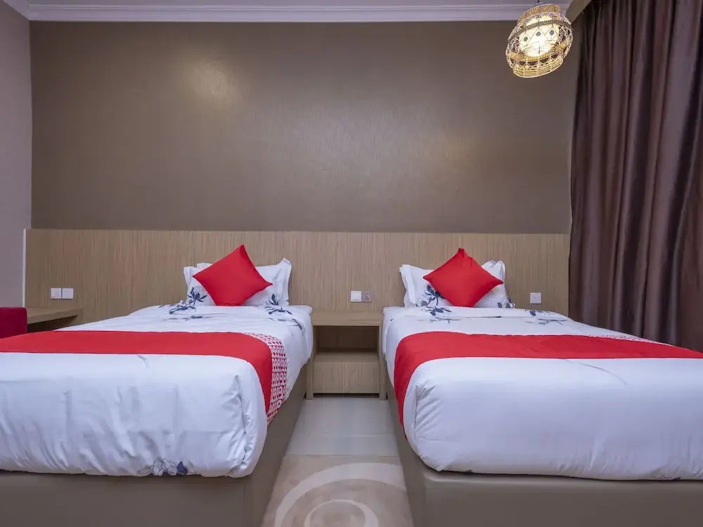 Hotel Holmes Gp