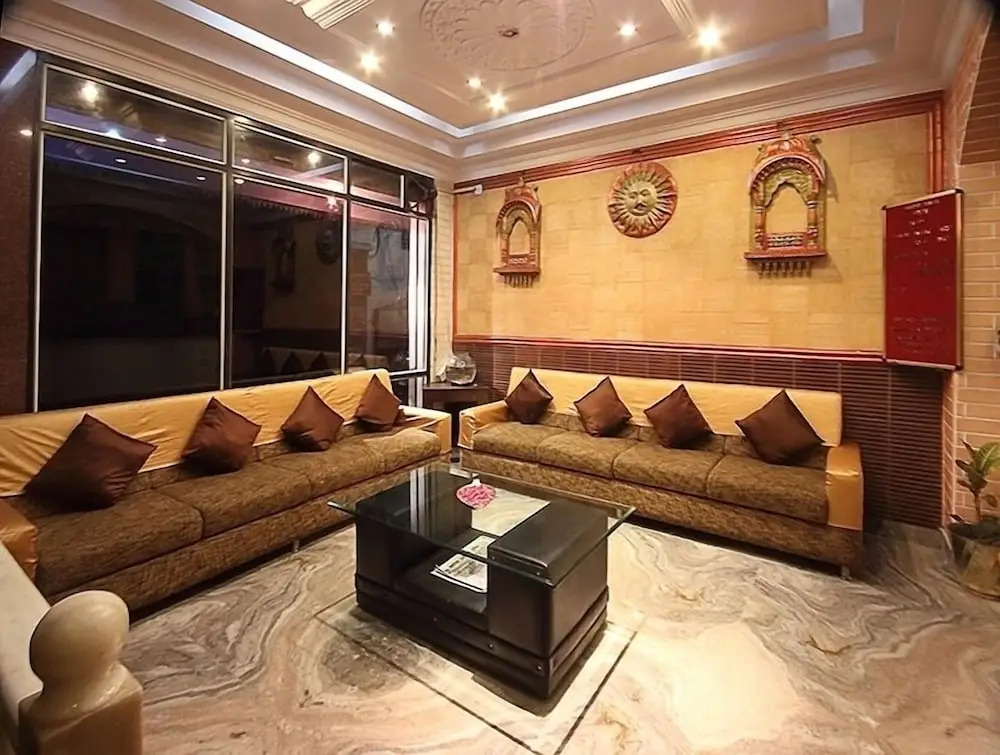 Anand Palace Hotel