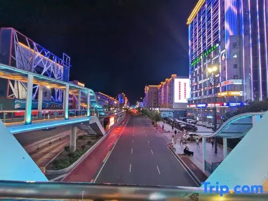 Chengxin · Meiyan Intelligent Homestay (Yanji Yanbian University Online Red Wall Store)