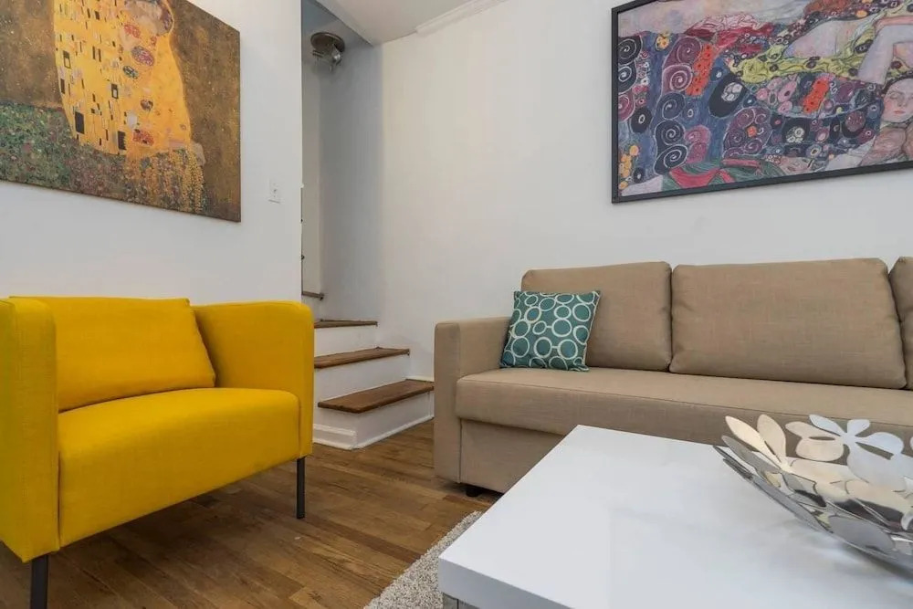 City Center!!! - Gorgeous Apartment With Deck