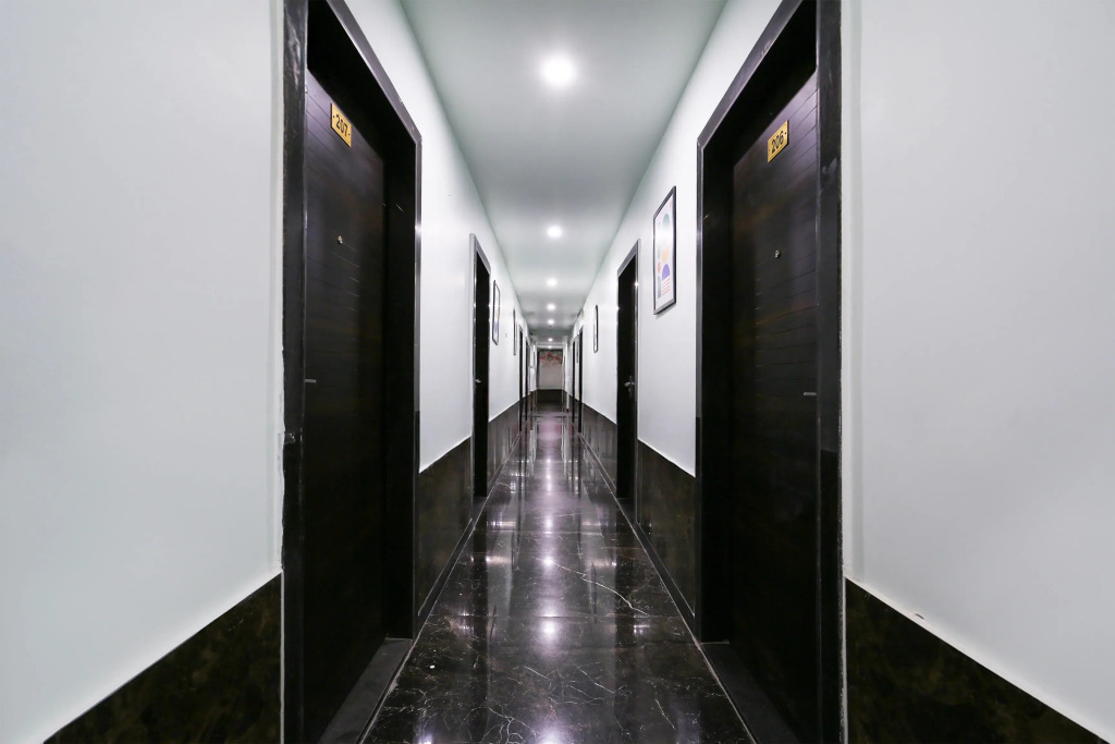 Super Collection O Vijay Nagar Square Formerly Hotel A5