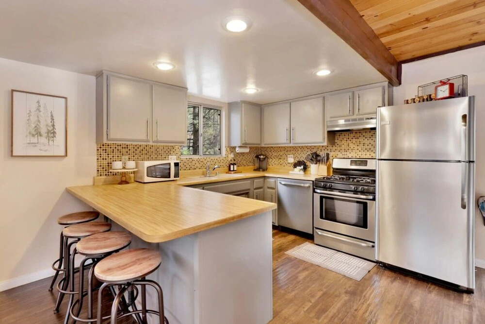 Pinewood Inn #2093 by Big Bear Vacations