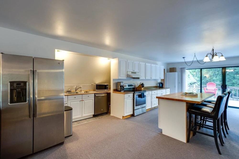 76mbr - Wifi - Pets Ok - Hot Tub - Sleeps 9 4 Bedroom Home