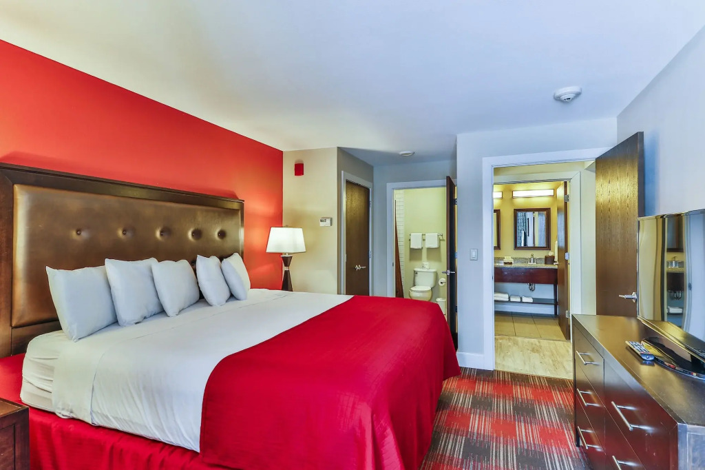Polynesian Hotel & Suites Wisconsin Dells/Lake Delton