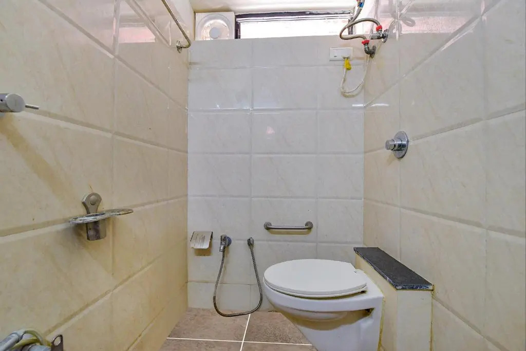 Fabhotel Acropole Inn