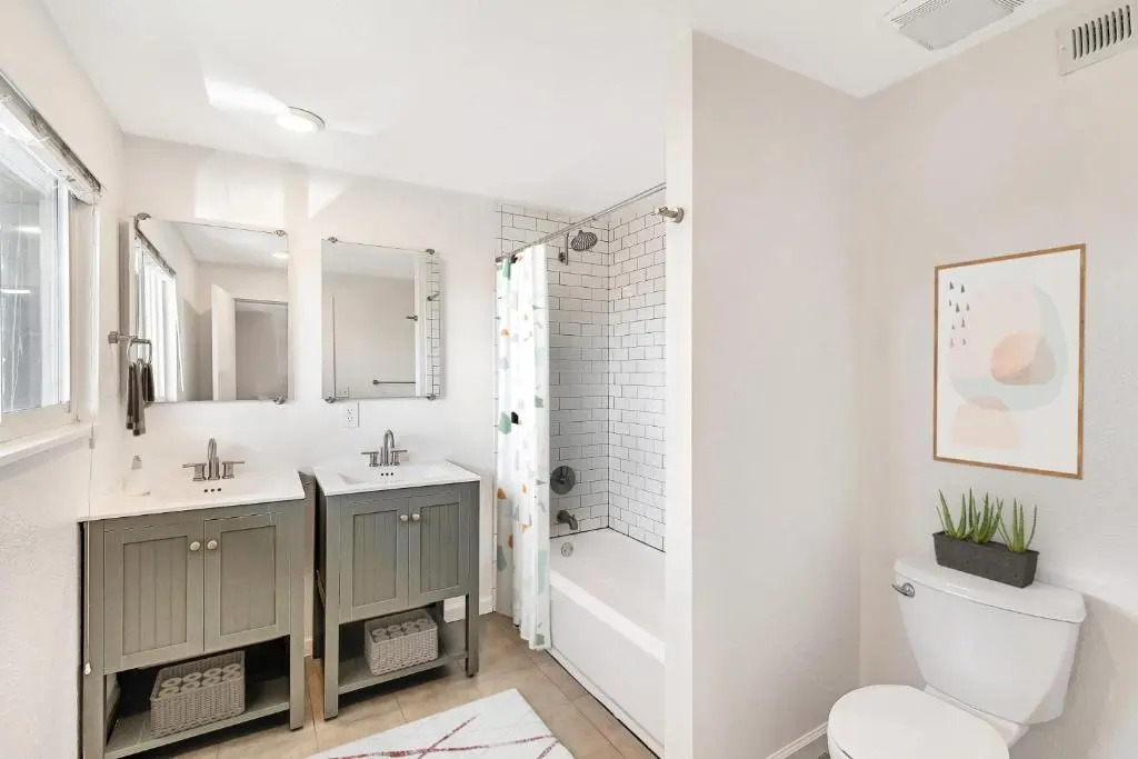 Large Apartments in LAKEWOOD - SK