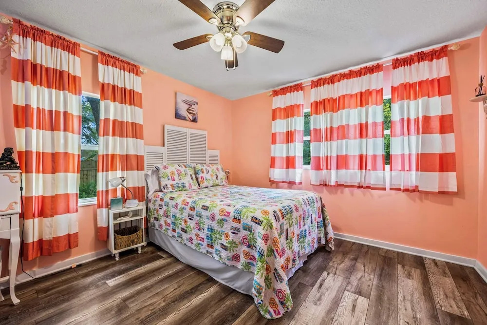 Mermaid Cottage 3 BDR Charmer!