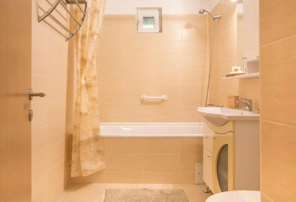 Golden Apartment Baneasa