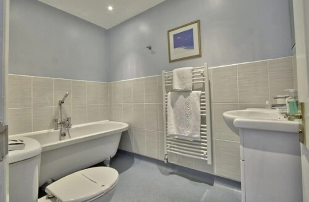 The Leconfield Hotel