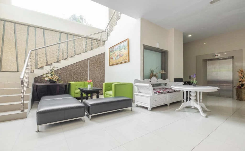 Sans Hotel Lynt Makassar