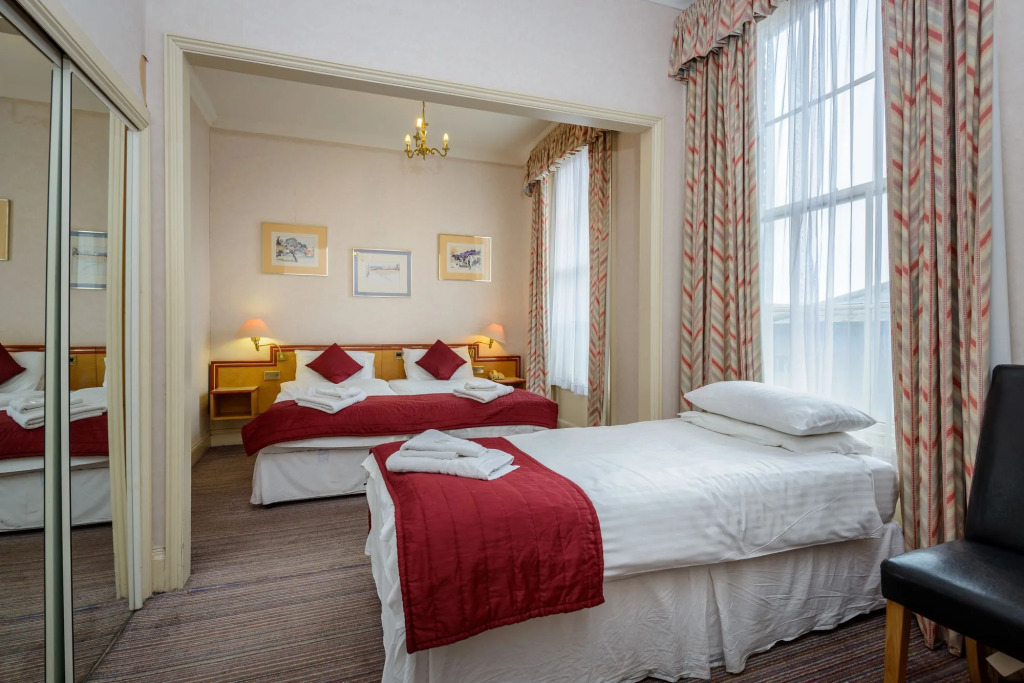 Russell Hotel