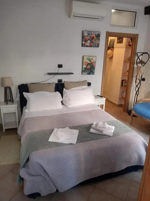 Dume Cosy Apt - Central - Near the Beach with A.C.