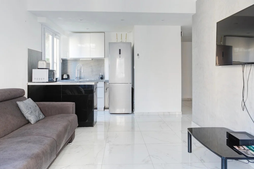 3 rue latour maubourg Apartment 1