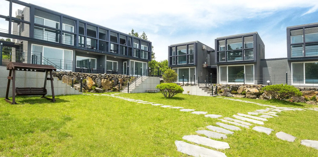 Seogwipo Donnaeco Pension