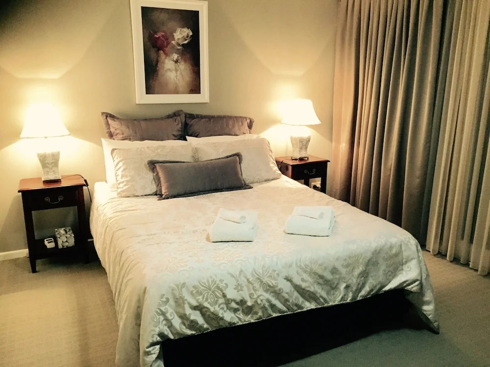 Luxury 2B Townhouse in North Adelaide