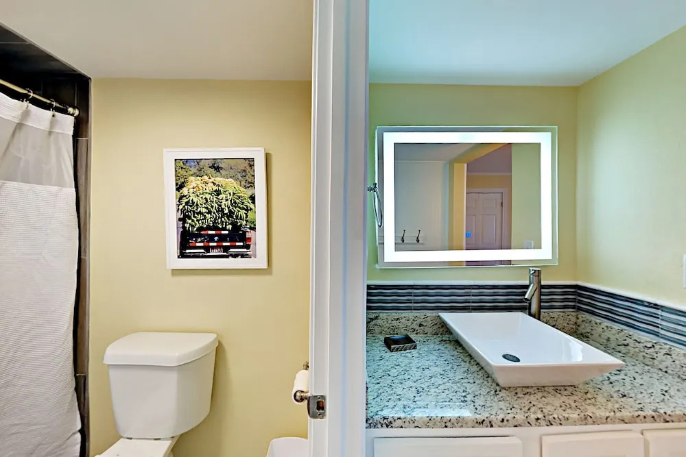 122 Sea Breeze - Sutdio Condo