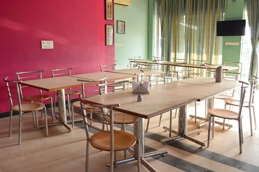 Collection O 7238 Hotel Mansarovar Palace