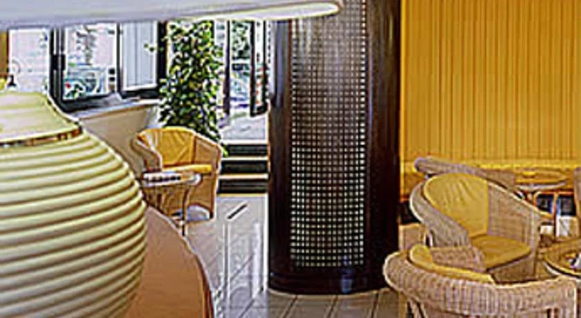 Hotel 2000