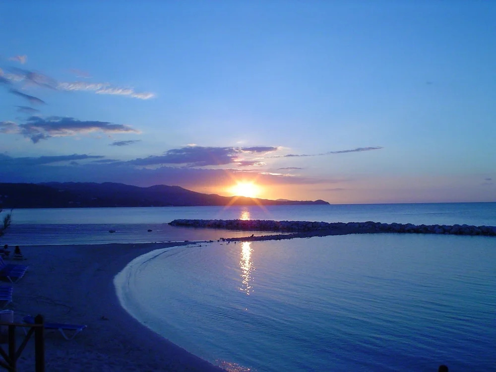 Captain's Cove Beach Resort & Villas