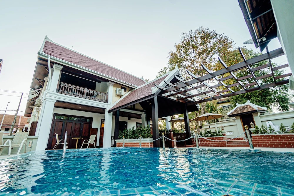 Lux Hotel