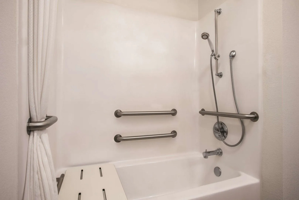 Country Inn & Suites by Radisson, Cottage Grove, MN