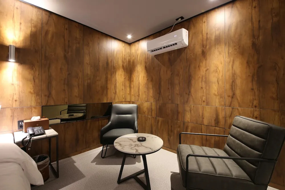 Ninespot Hotel