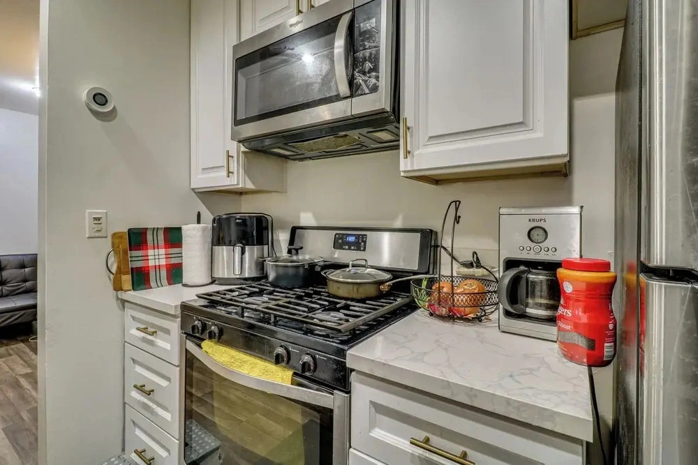 Extended Stay in the Valley: Gated & Convenient