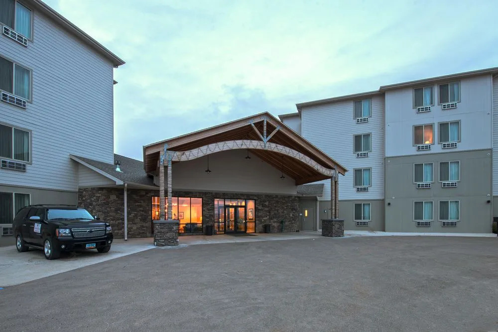 Ramada Williston