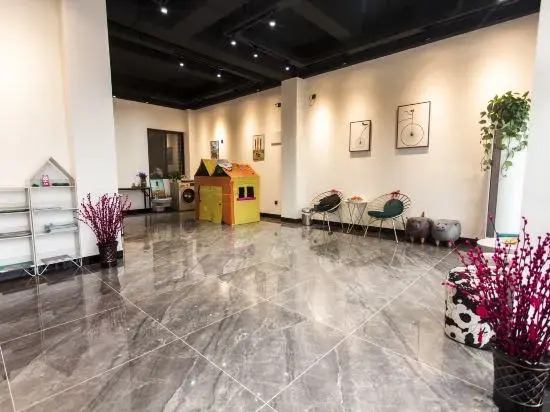 Yangshuo Monsoon Homestay (Eternal Scenery District Branch)