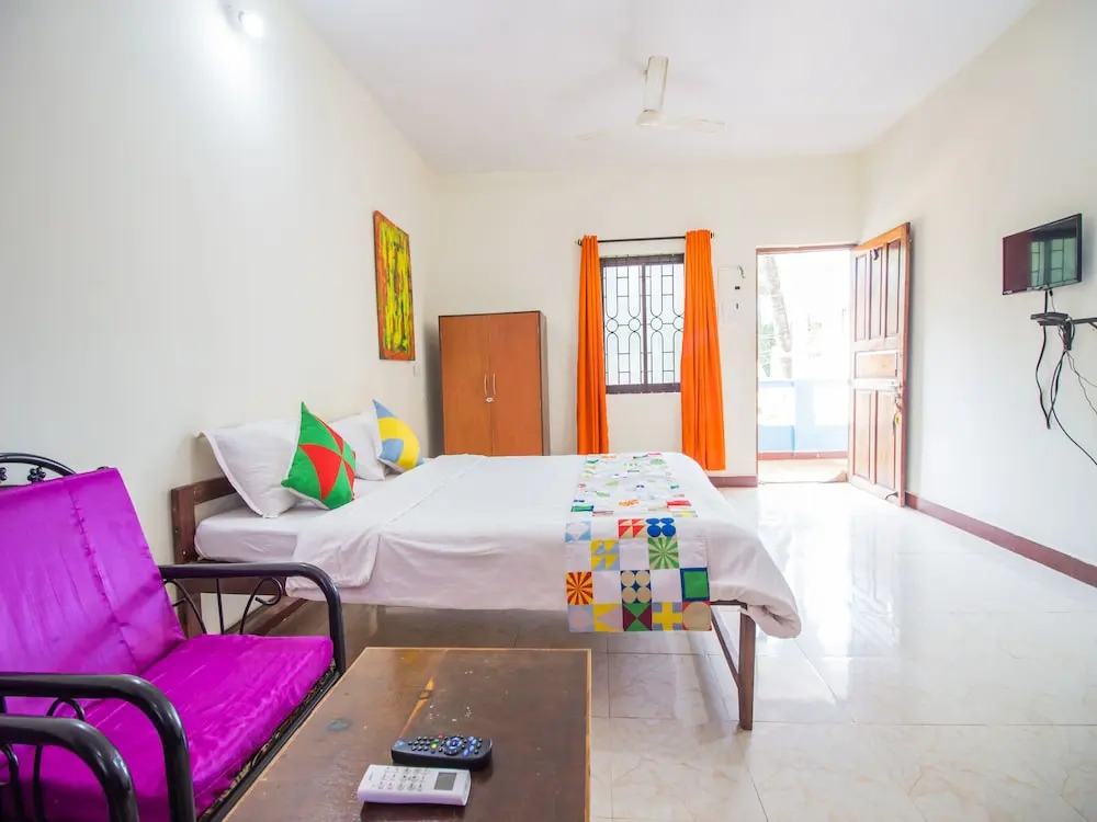 OYO 13211 Home Spacious Studio Morjim Beach