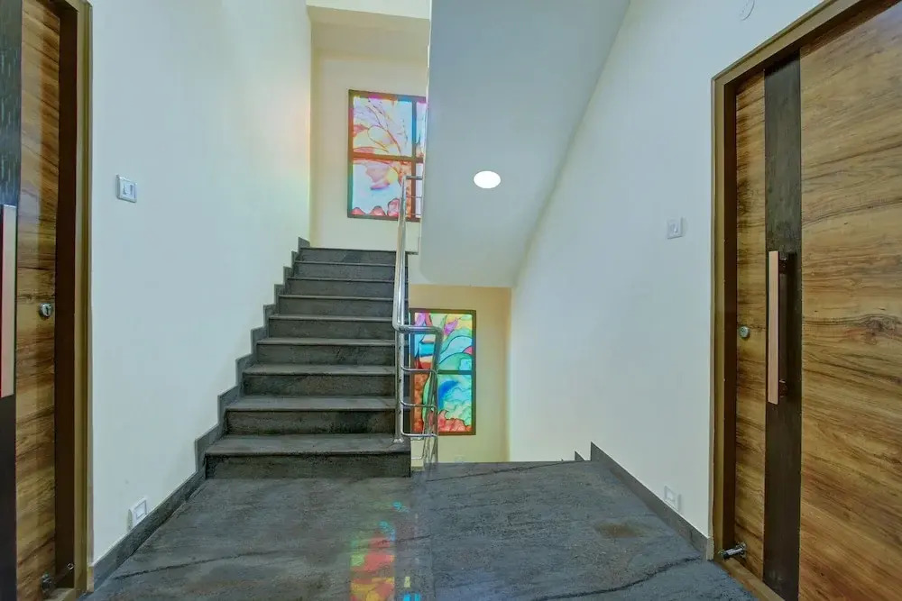 Oyo 27753 Kasa Luxury Inn