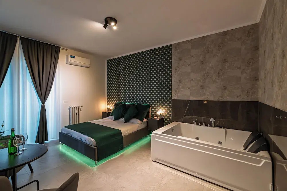Luxury Jacuzzi Suites Rome - You Rhome
