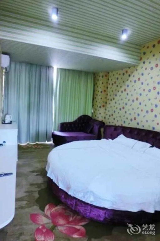 One House Cinema Hotel (Hubei Institute of Economics)(OneHouse影院酒店(湖北经济学院店))