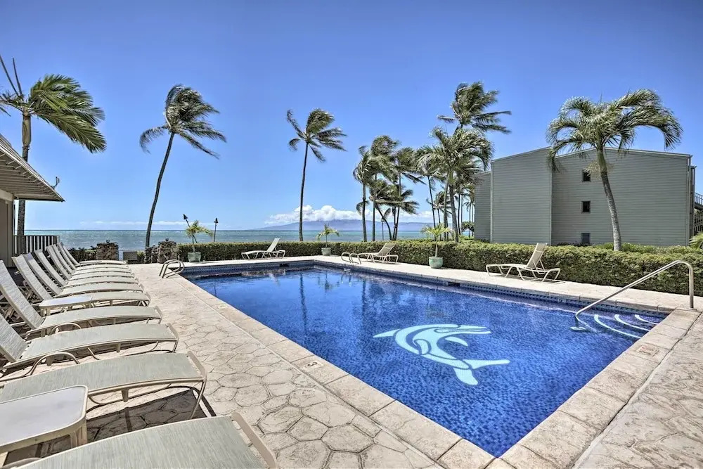 Hawaii Haven: Condo w/ Community Pool, Ocean Views