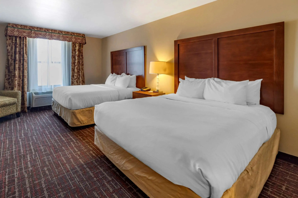 Spark by Hilton Shawnee