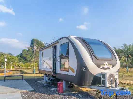 Guanglv Le Xing Zhi Qu De Tian Border Camp Homestay