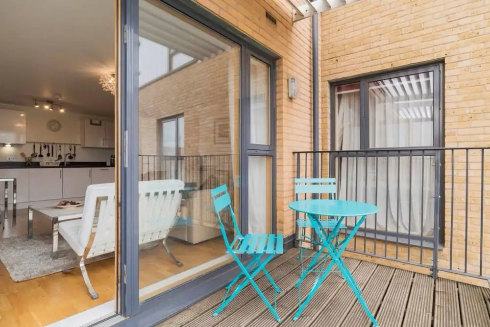 Luxury 1 Bed Apartment With Balcony In Greenwich