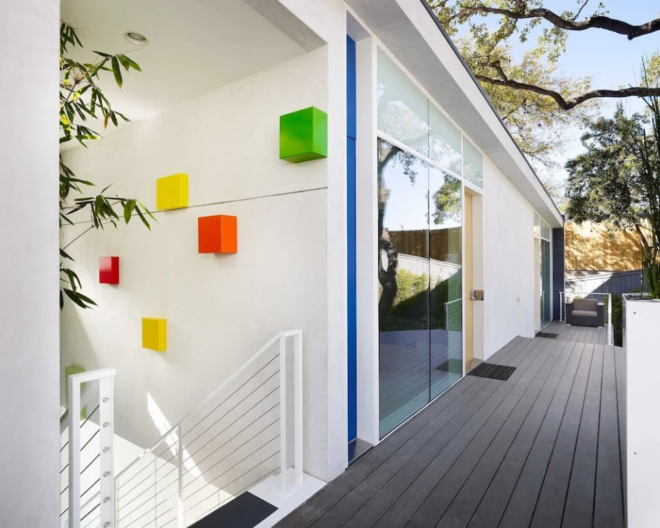 The Above Atx Modern 7 Bedroom Hotel Room