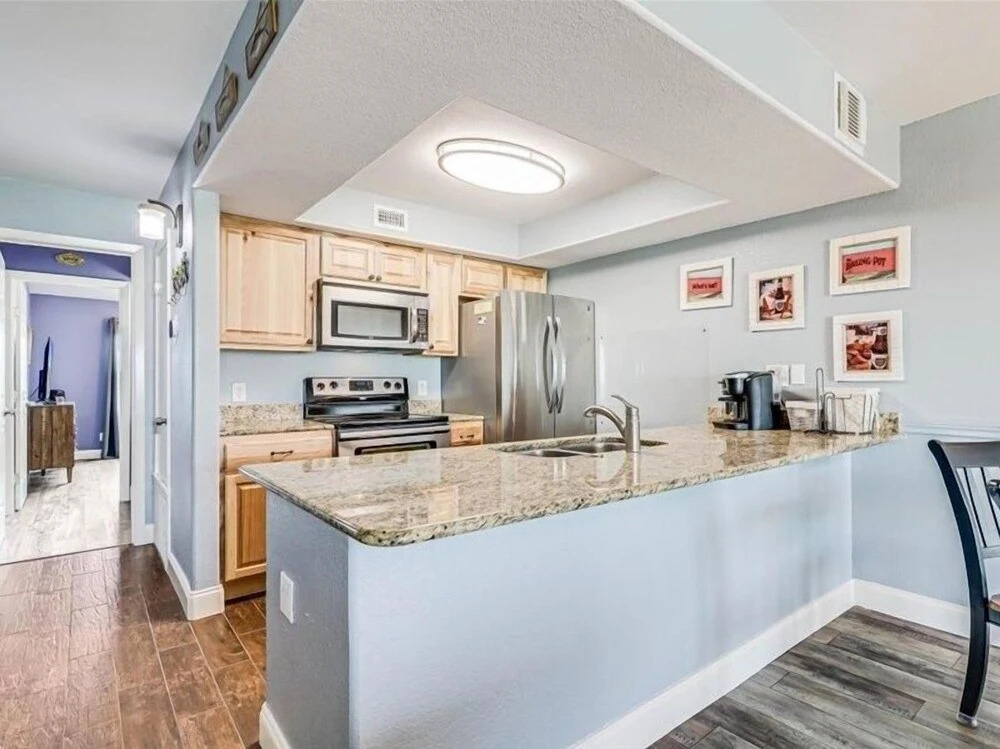 Sunset Breeze 3 Bedroom Condo by RedAwning
