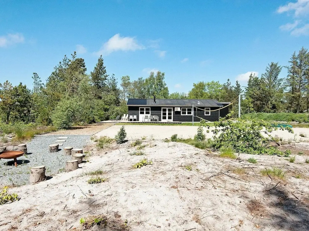 Luxurious Holiday Home in Henne With Fireplace in the Garden